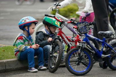 How To Teach Your Kid to Ride a Bike (the Right Way)