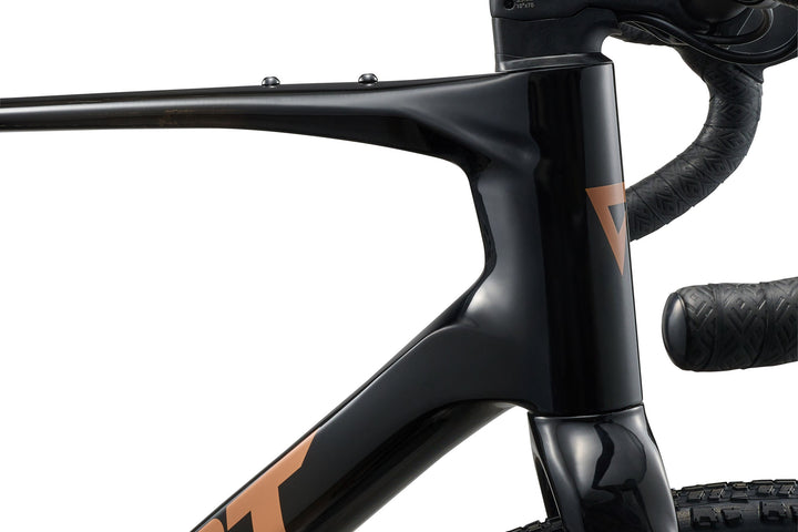 Revolt Advanced 2 - Carbon Smoke