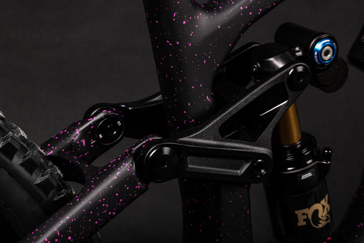 Bullit 4 CC Podium Limited Edition - Black/Pink Splatter