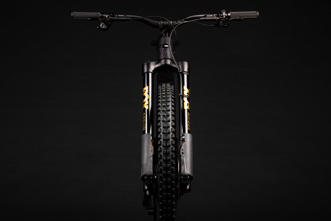 Bullit 4 CC Podium Limited Edition - Black/Pink Splatter