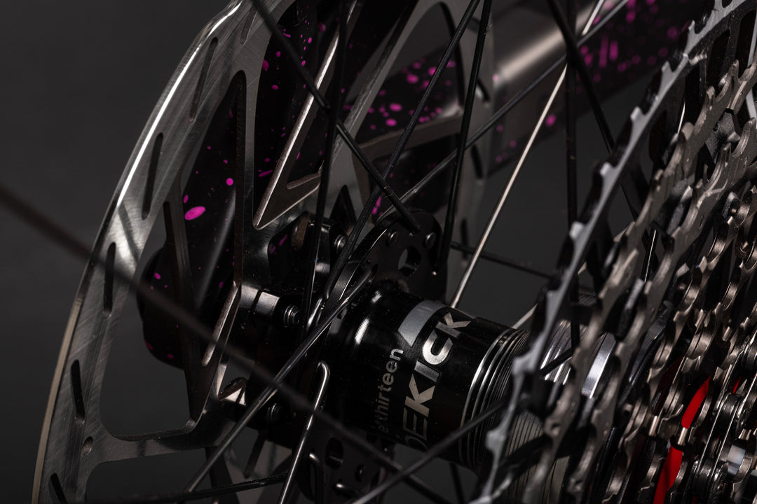 Bullit 4 CC Podium Limited Edition - Black/Pink Splatter