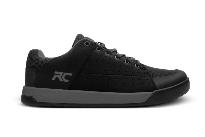Livewire Flat Shoes